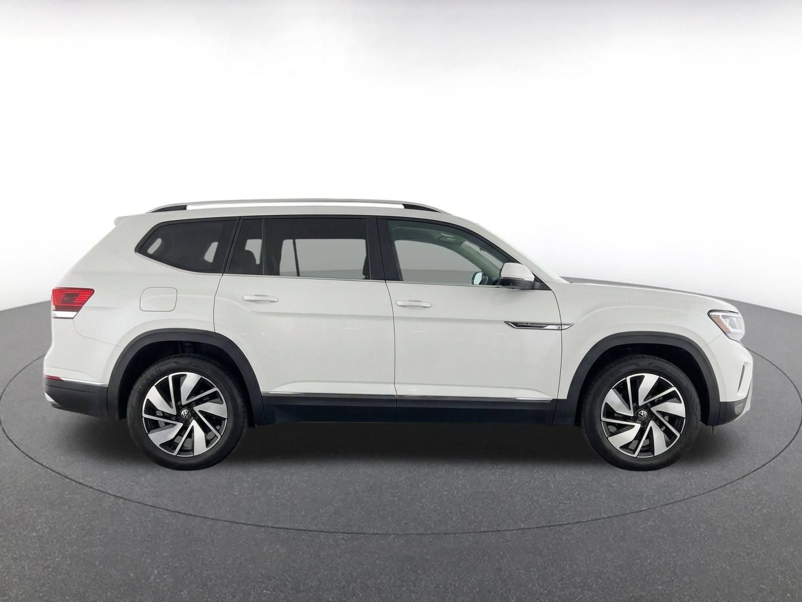 Used 2026 Volkswagen Atlas SE FWD image 9