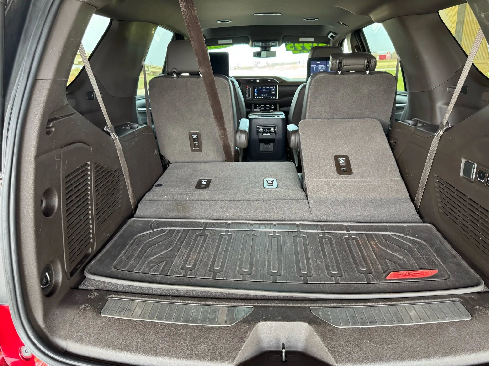 Used 2021 GMC Yukon Denali image 24