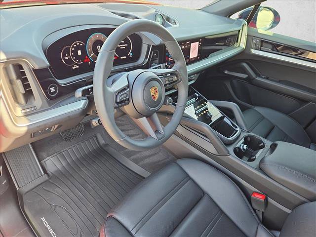 Used 2025 Porsche Cayenne Coupe image 10