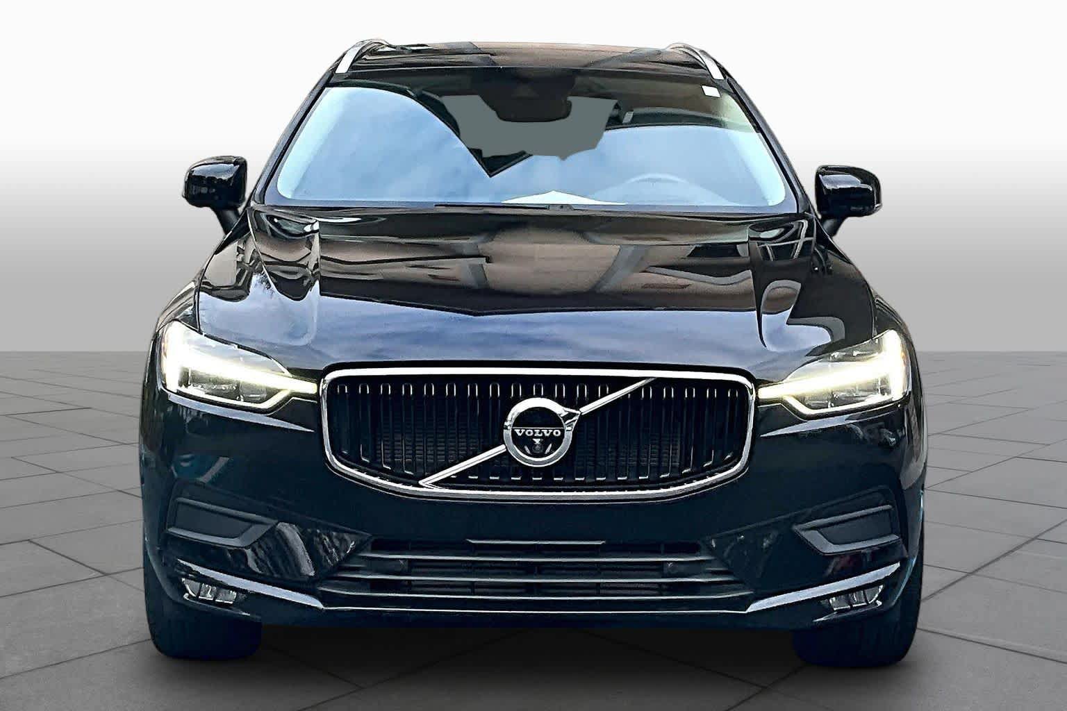 Used 2018 Volvo XC60 T6 Momentum w/ Convenience Package AWD/4WD image 3