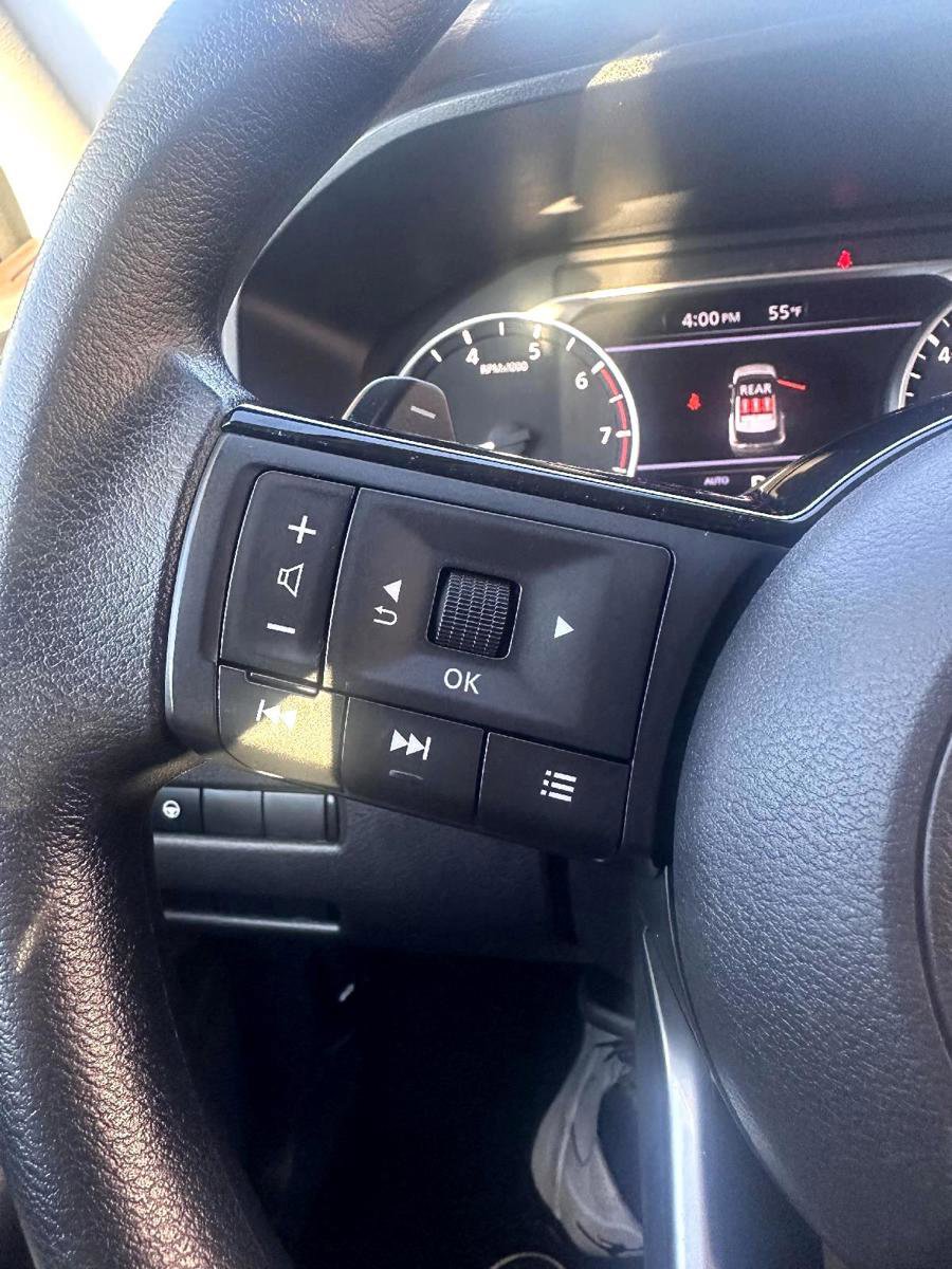 Used 2023 Nissan Rogue SV image 18