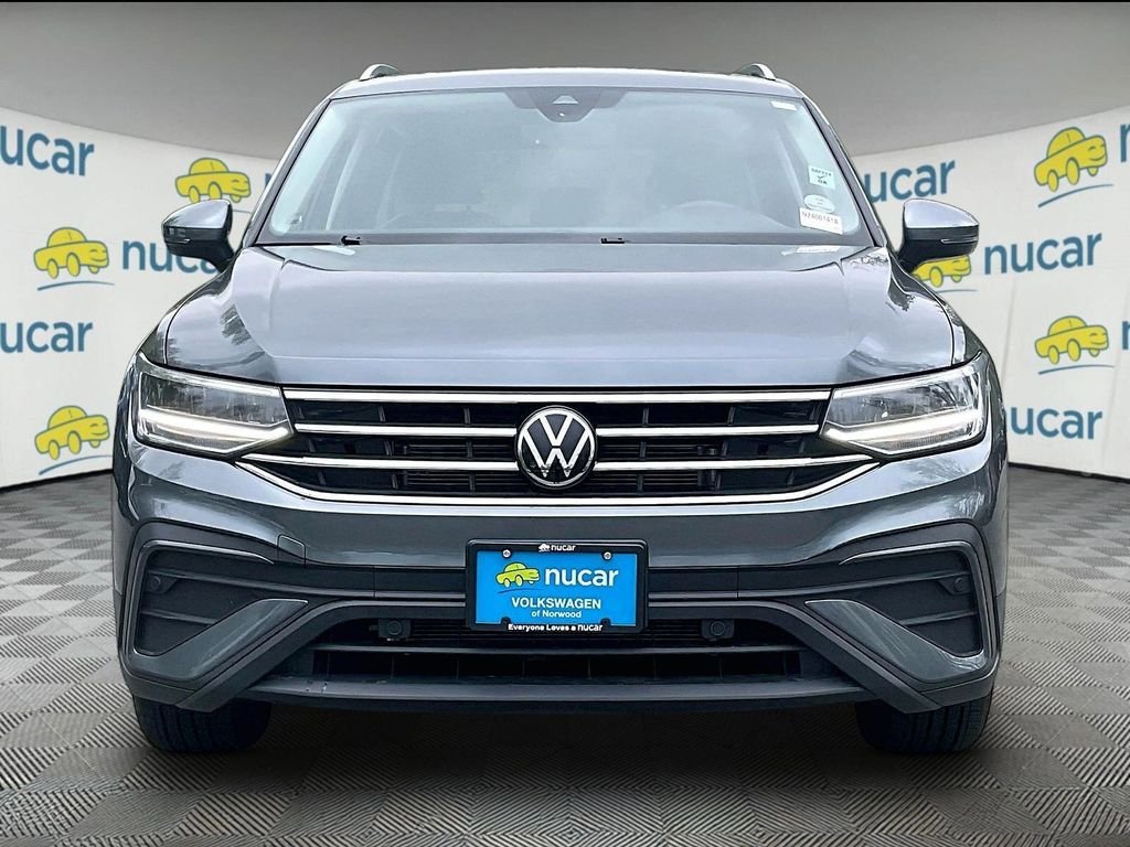 Certified 2023 Volkswagen Tiguan SE w/ Panoramic Sunroof Package AWD/4WD image 2