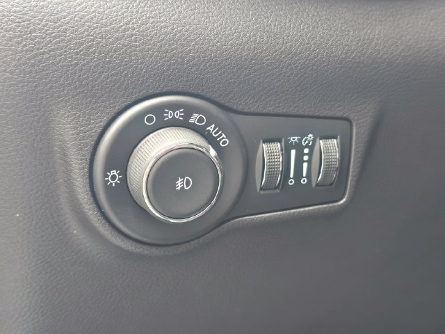 Used 2024 Jeep Compass Limited AWD/4WD image 25