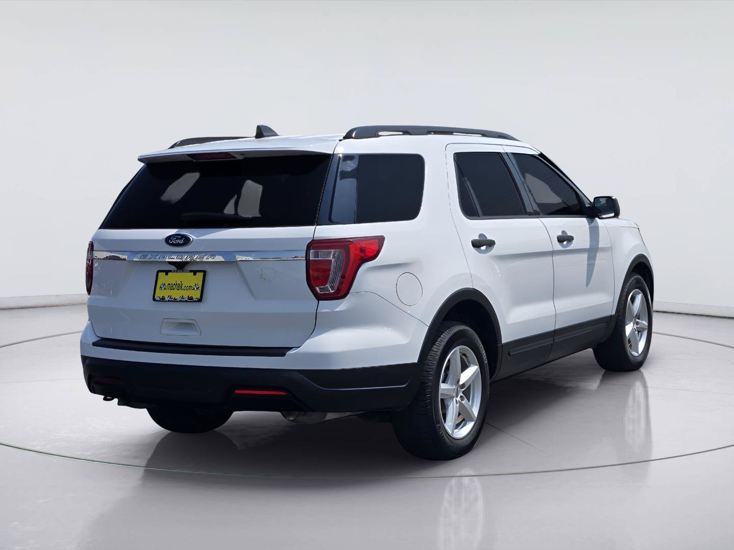 Certified 2019 Ford Explorer FWD image 8