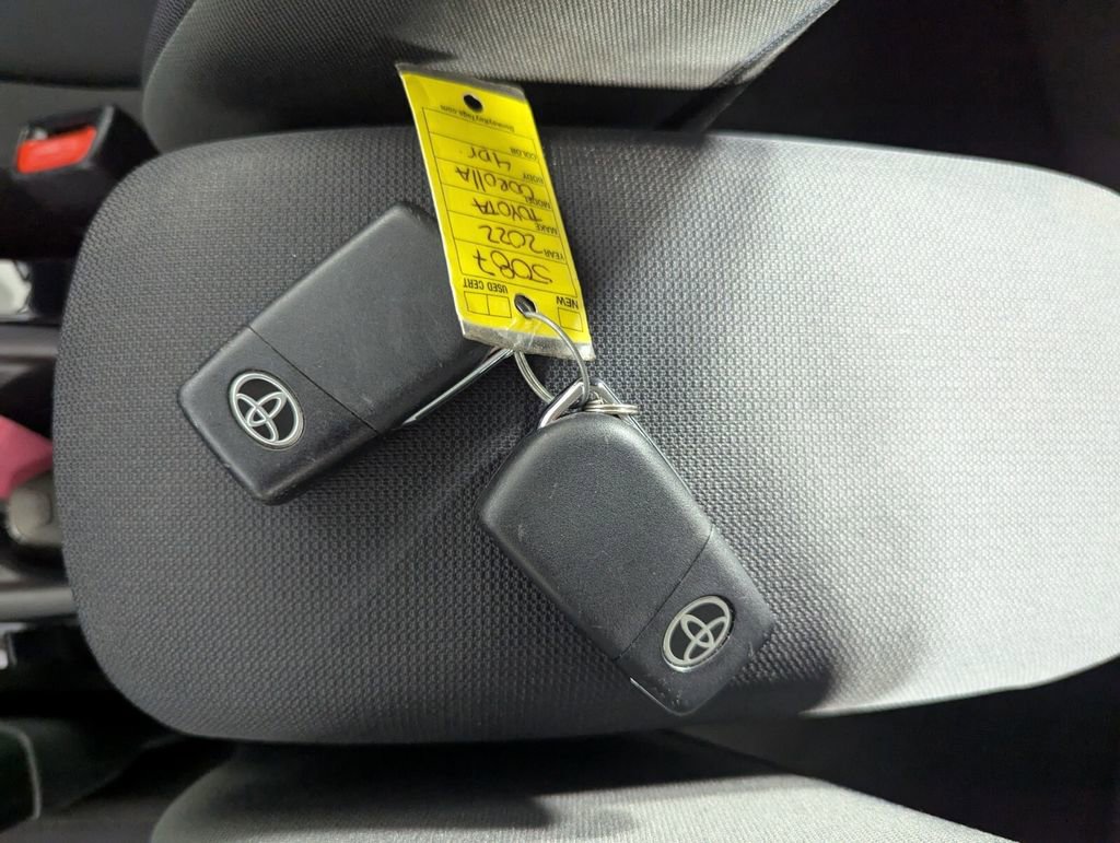Used 2022 Toyota Corolla LE FWD image 22