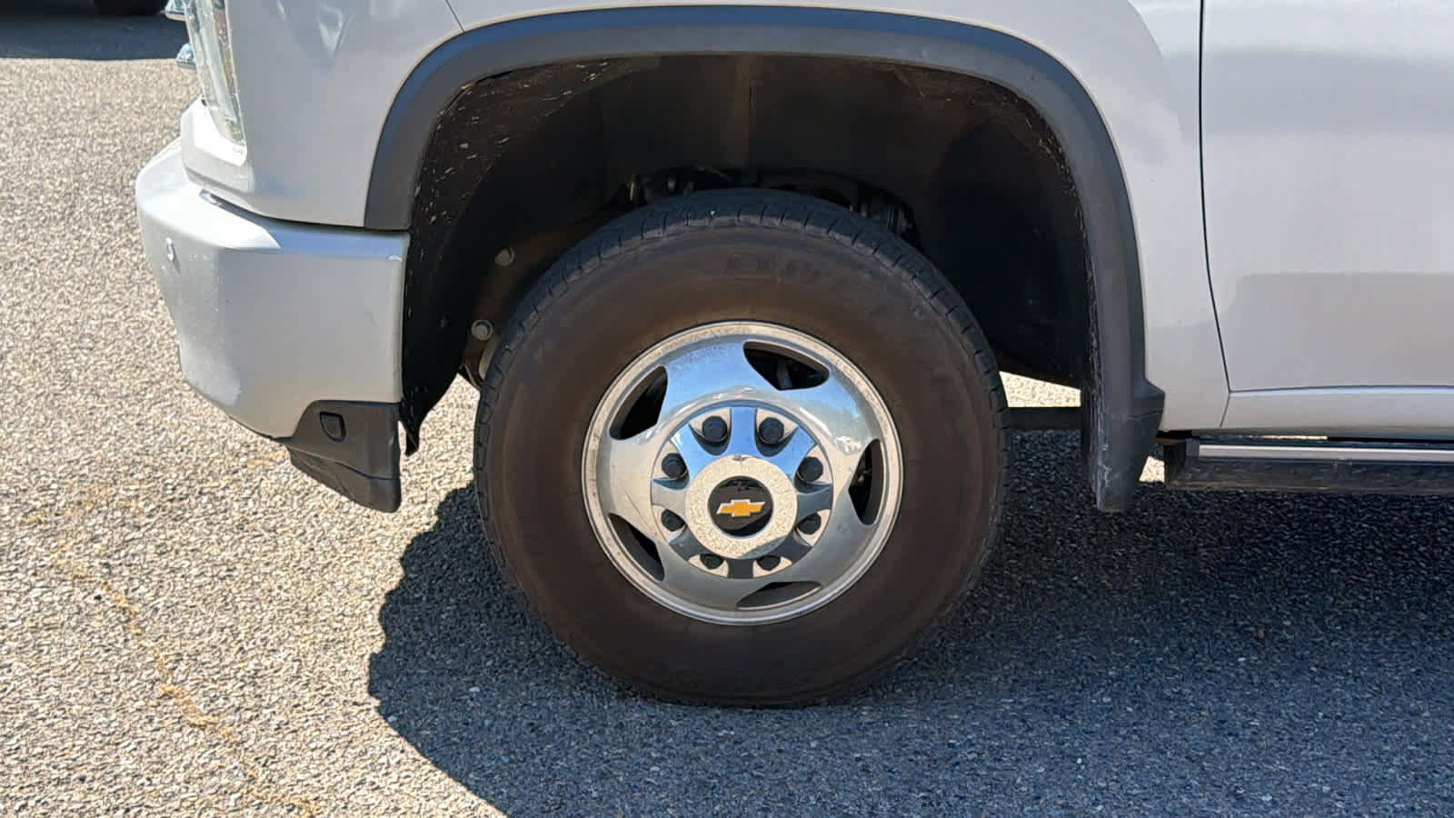 Used 2022 Chevrolet Silverado 3500 High Country w/ Safety Package II AWD/4WD image 9