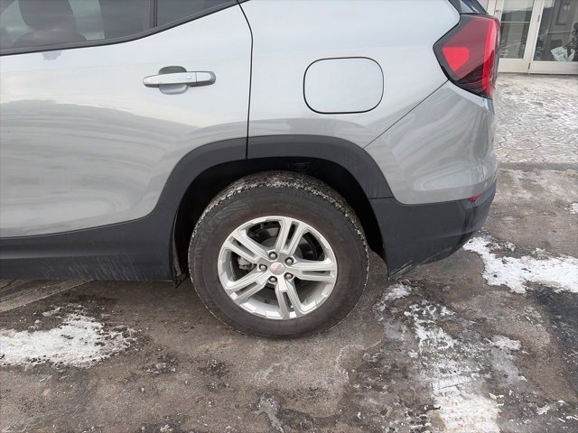 Used 2024 GMC Terrain SLE image 5
