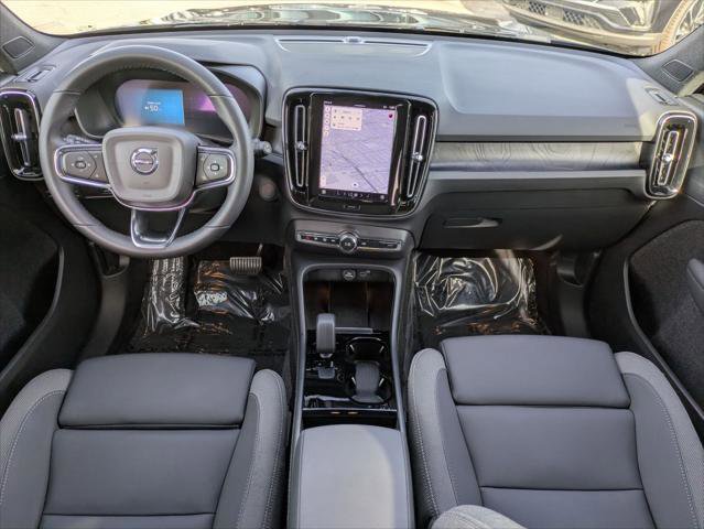 Used 2023 Volvo XC40 Recharge Plus image 24