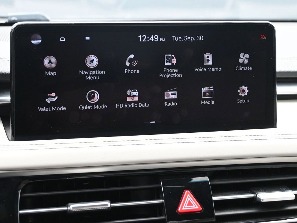 Used 2024 Genesis G70 2.5T image 15