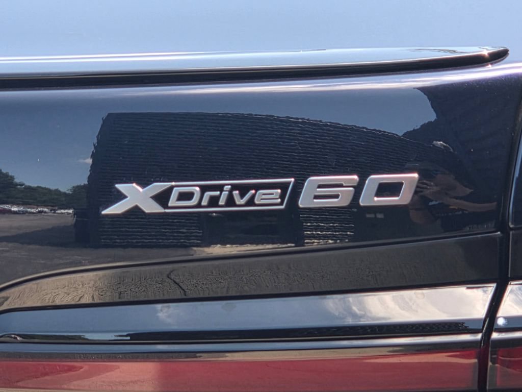Used 2025 BMW i7 xDrive60 AWD/4WD image 29