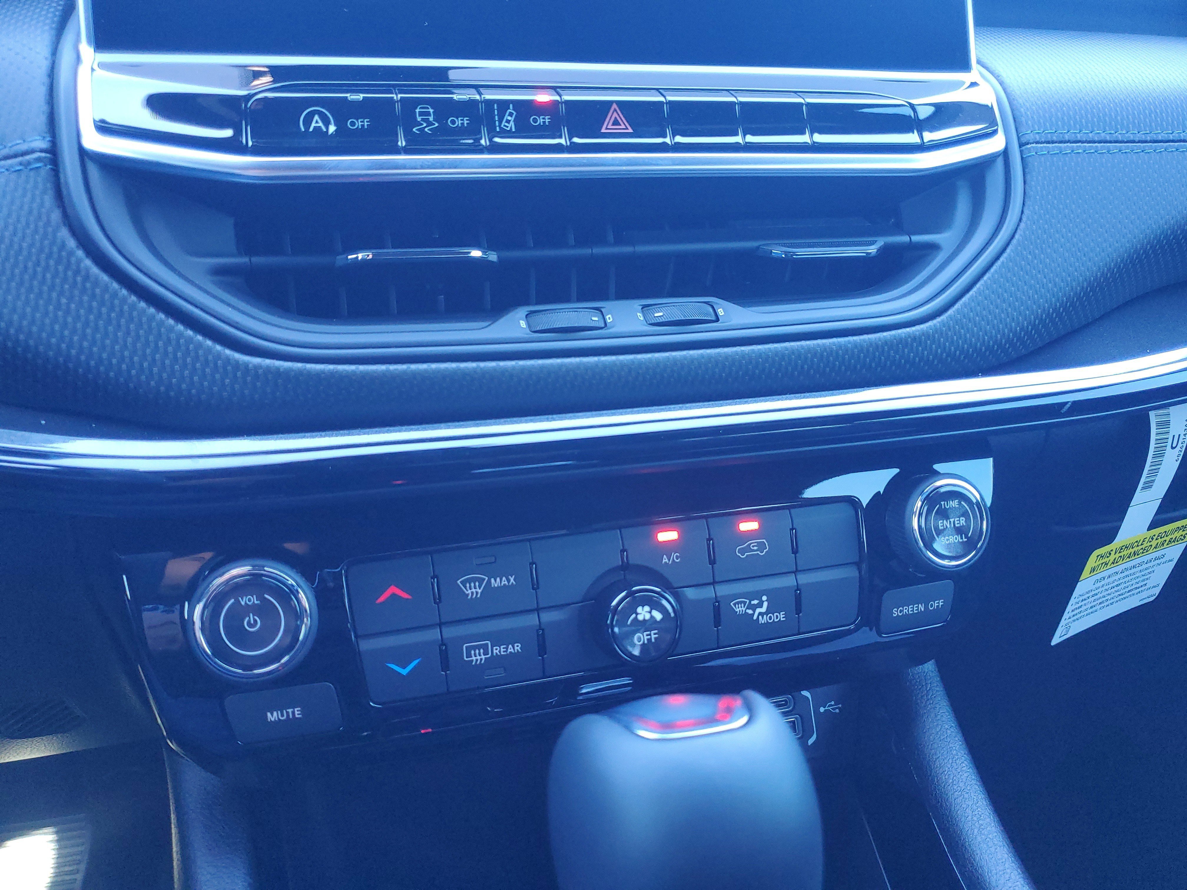 New 2026 Jeep Compass Latitude image 15