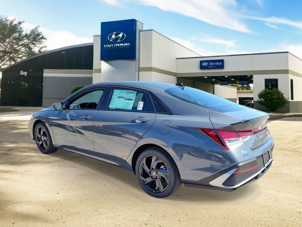 Used 2026 Hyundai Elantra Sport w/ Cargo Package FWD image 3