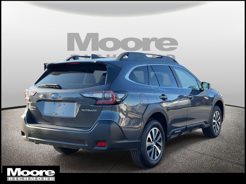 Used 2025 Subaru Outback Premium image 2