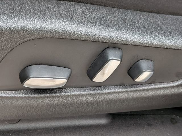 Used 2025 Cadillac XT5 Premium Luxury image 21