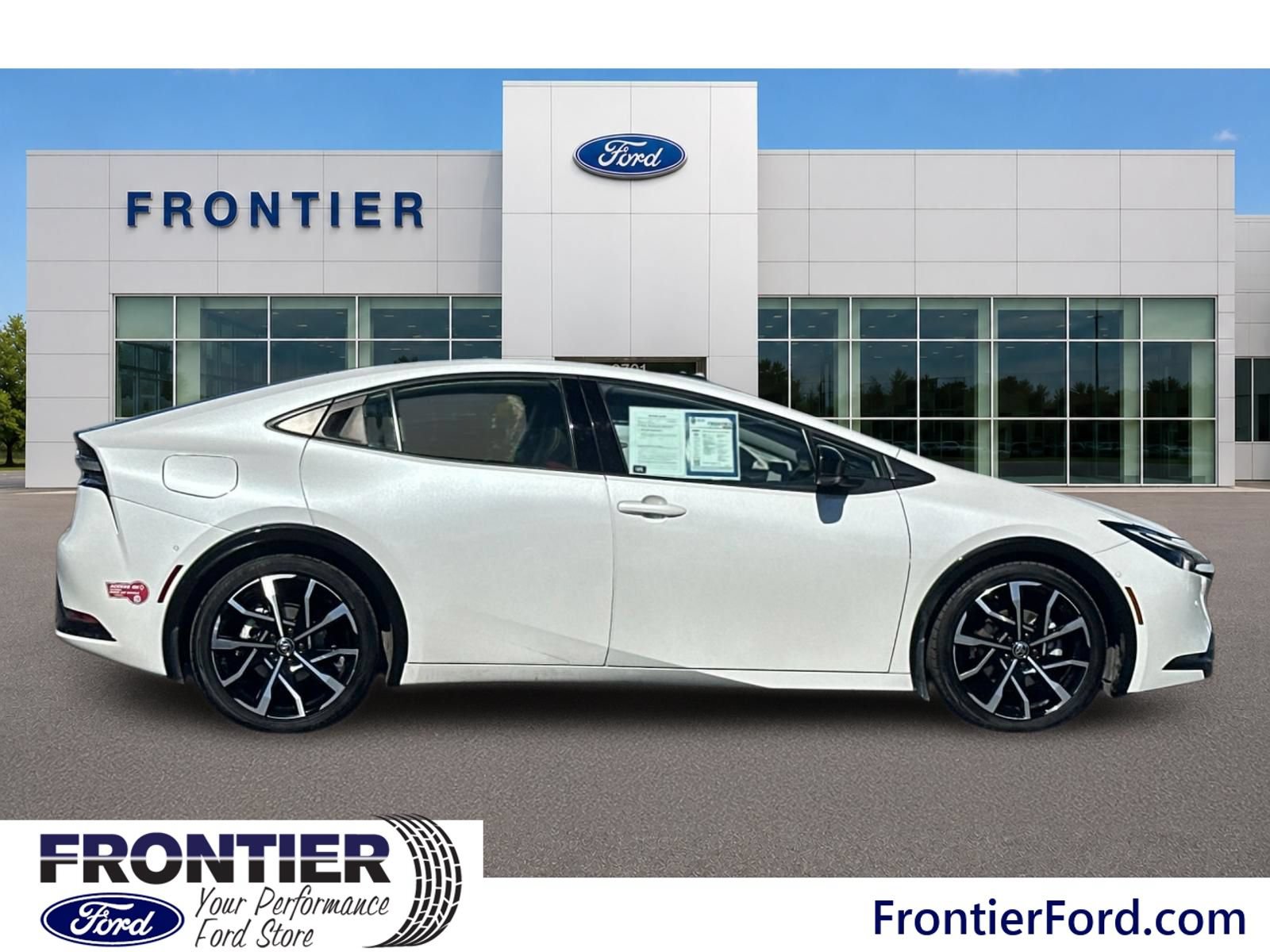 Used 2024 Toyota Prius Prime Premium w/ Advanced Technology Package FWD image 4