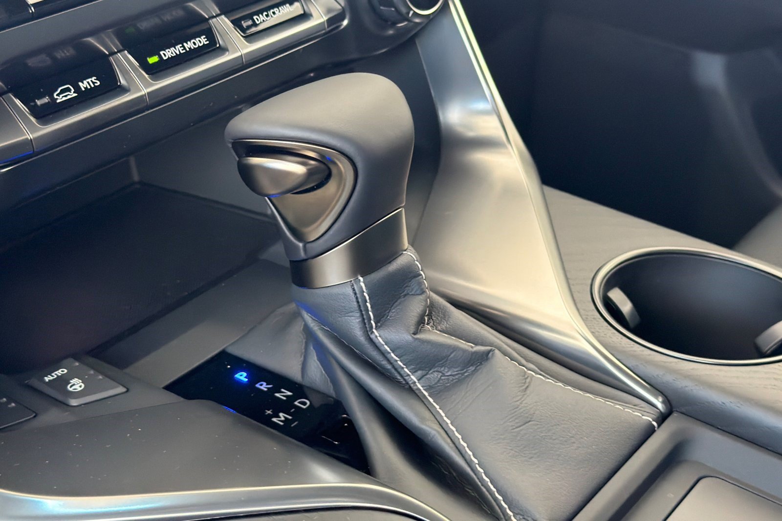 New 2026 Lexus LX 600 4WD w/ Luxury Package image 18