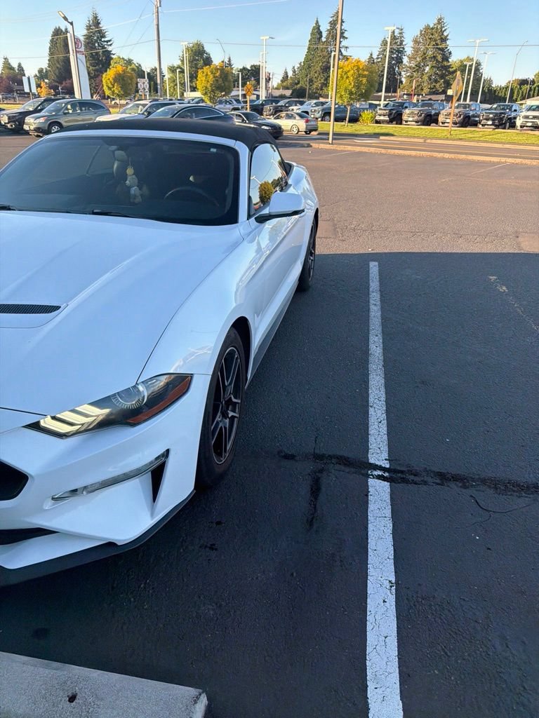 Used 2018 Ford Mustang Premium RWD image 7