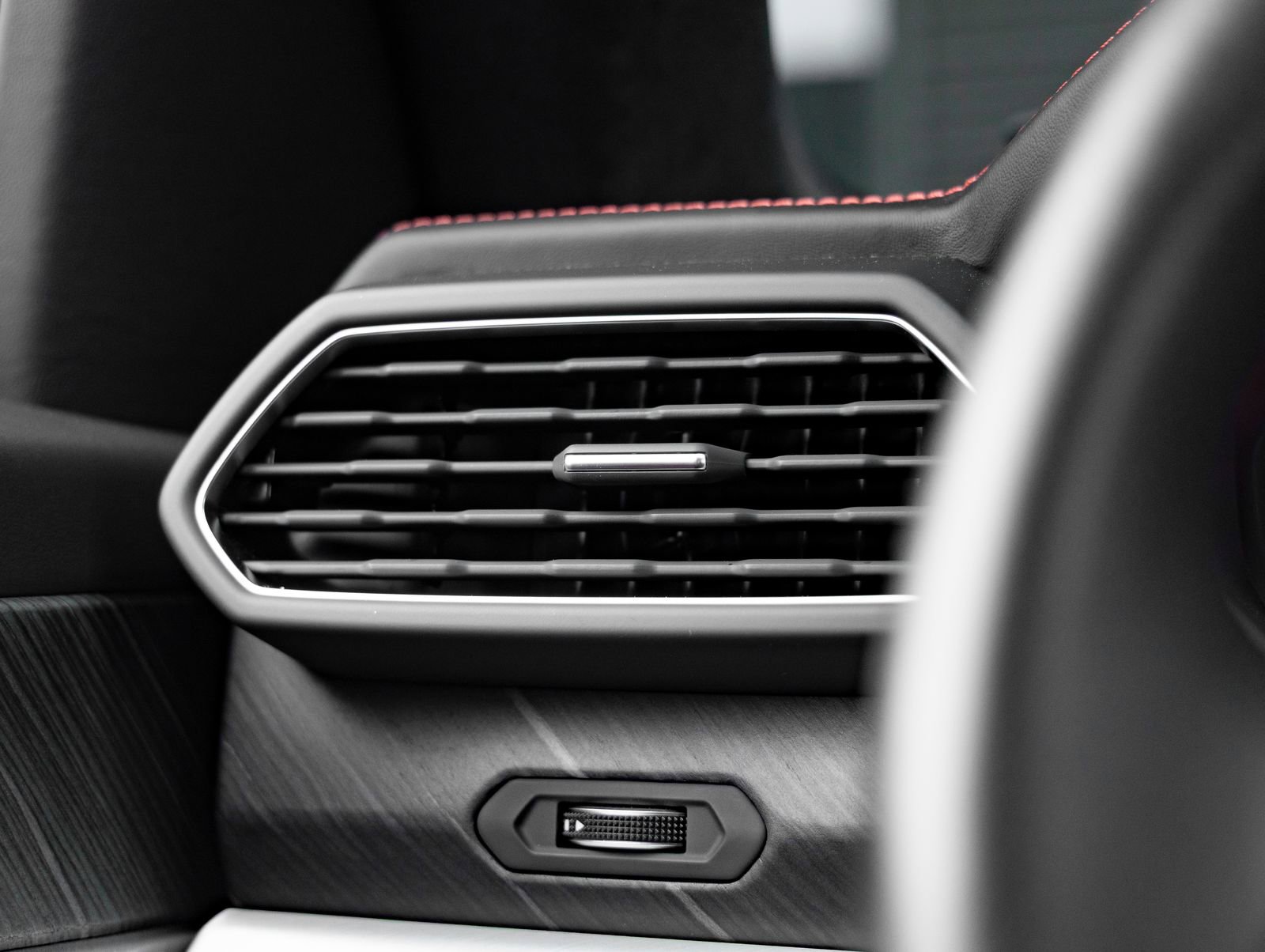 Used 2020 Lamborghini Urus image 27