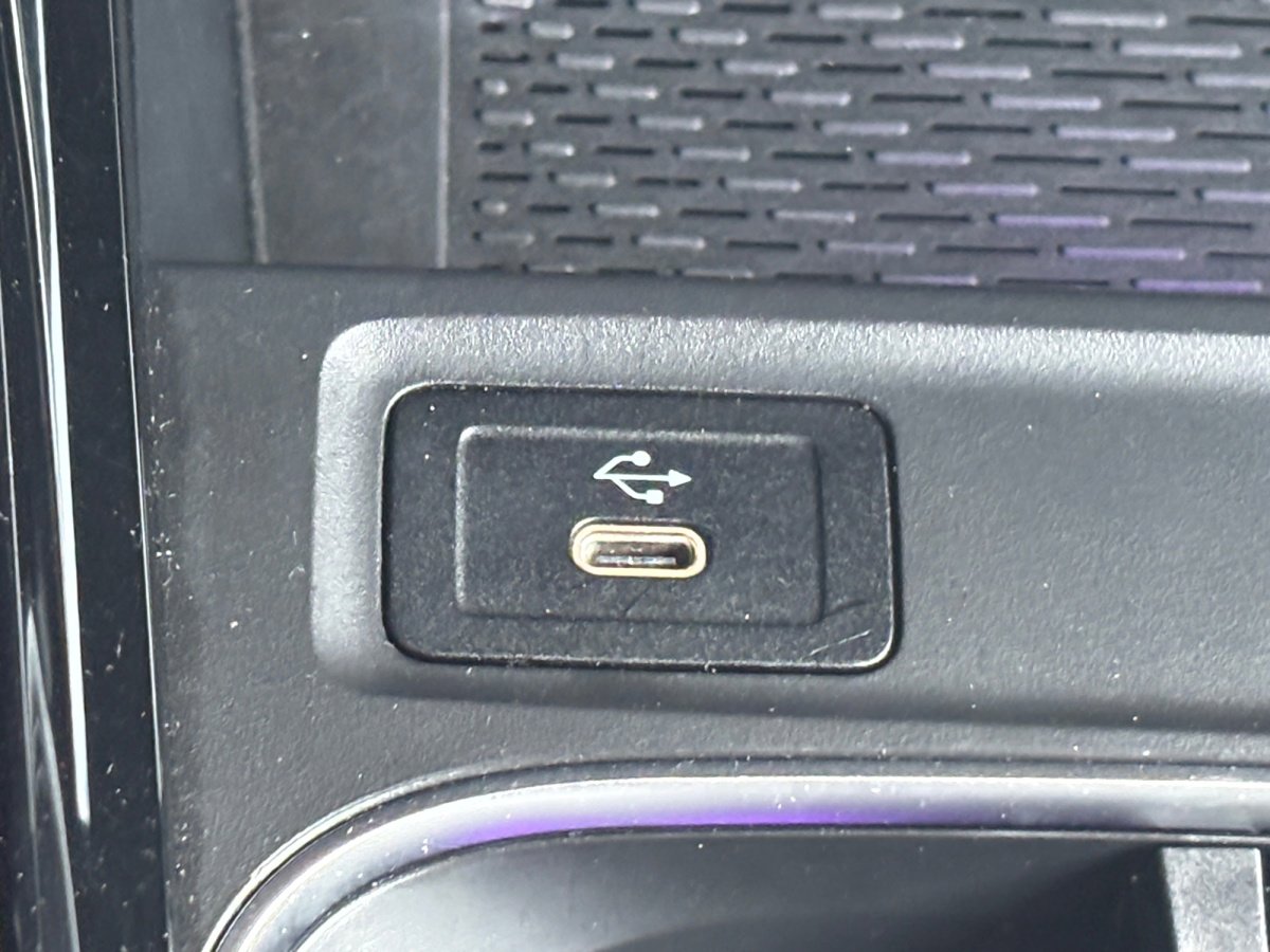 Used 2024 Mercedes-Benz GLB 250 image 6