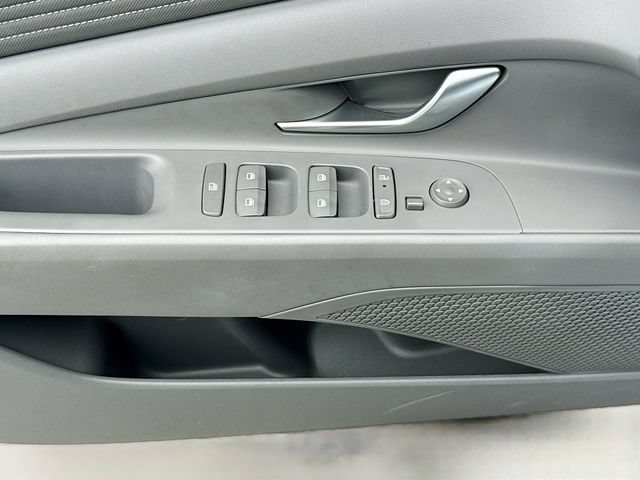 Certified 2024 Hyundai Elantra SEL w/ Convenience Package FWD image 17