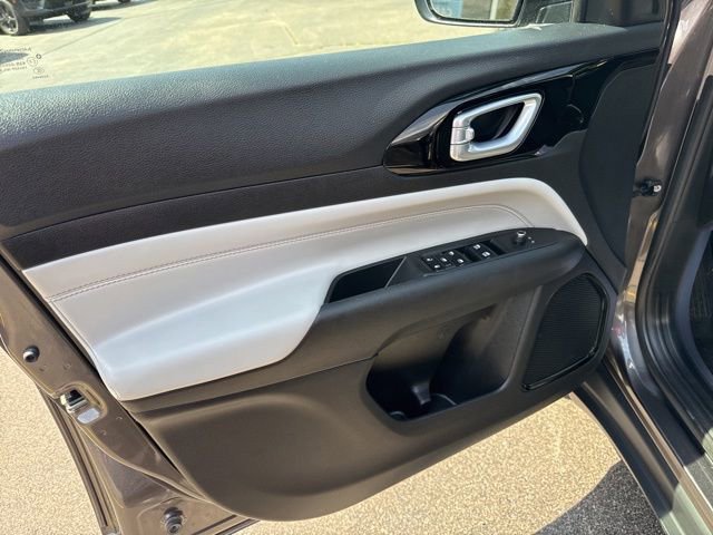 Used 2023 Jeep Compass Limited AWD/4WD image 25
