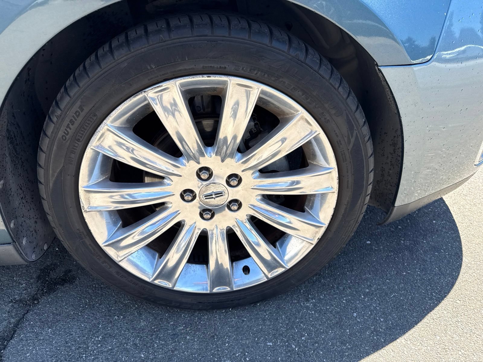 Used 2010 Lincoln MKS AWD image 18