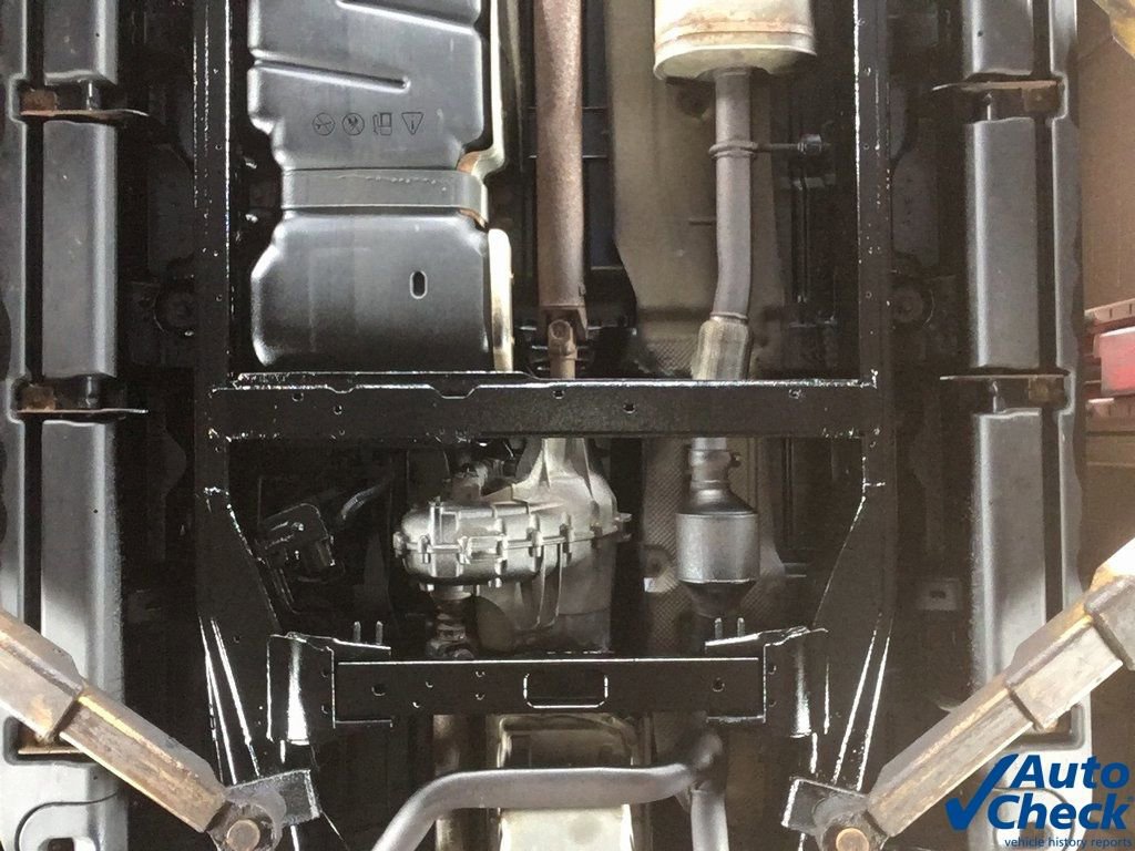 Used 2011 Chevrolet Avalanche LTZ image 18