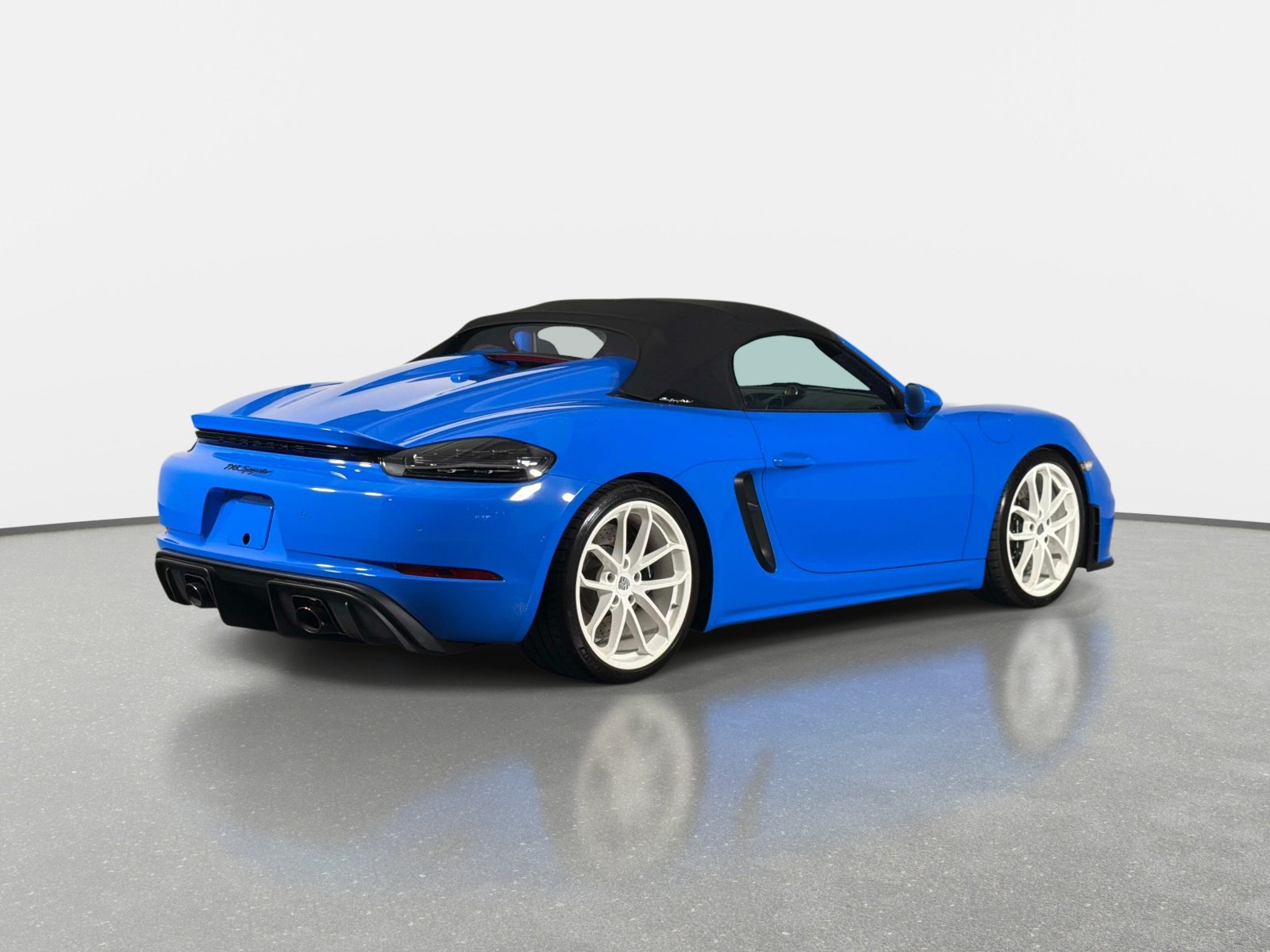 Used 2023 Porsche 718 Boxster Spyder RWD image 3