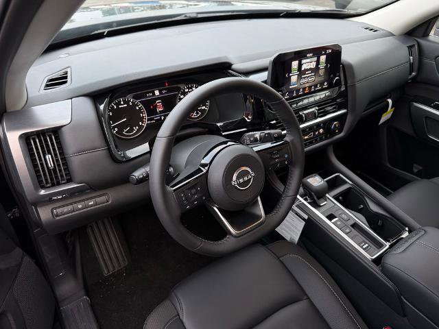 New 2025 Nissan Pathfinder SL FWD image 17