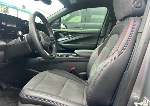 Used 2024 Chevrolet Blazer EV RS RWD image 2