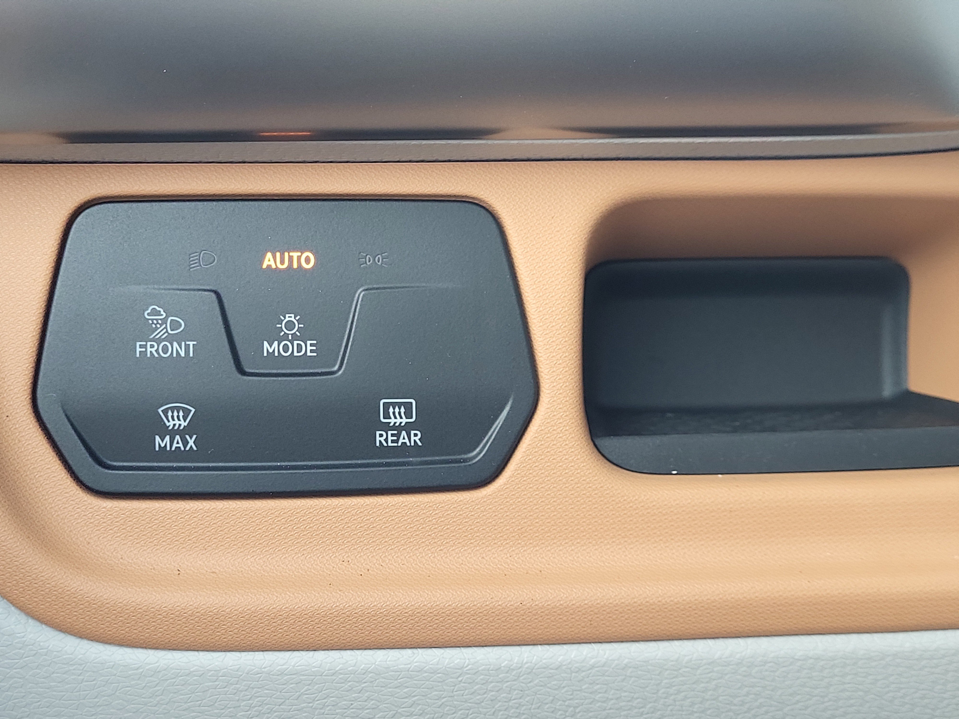 New 2025 Volkswagen ID. Buzz 1st Edition image 35