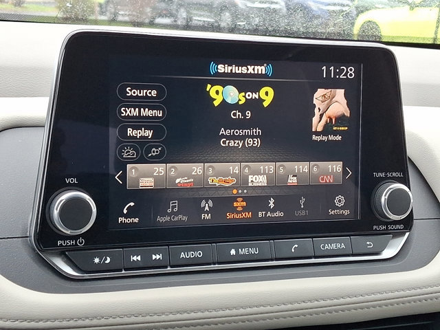 Used 2023 Nissan Rogue SV w/ SV Premium B Package image 18