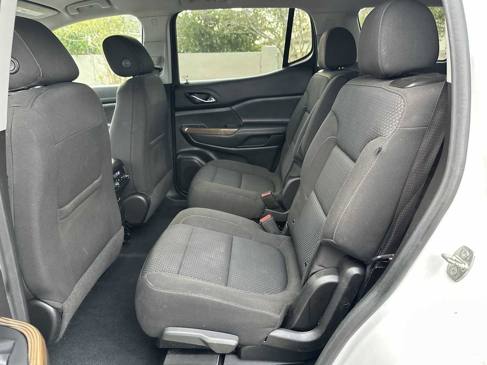 Used 2022 GMC Acadia SLE w/ Driver Convenience Package image 17