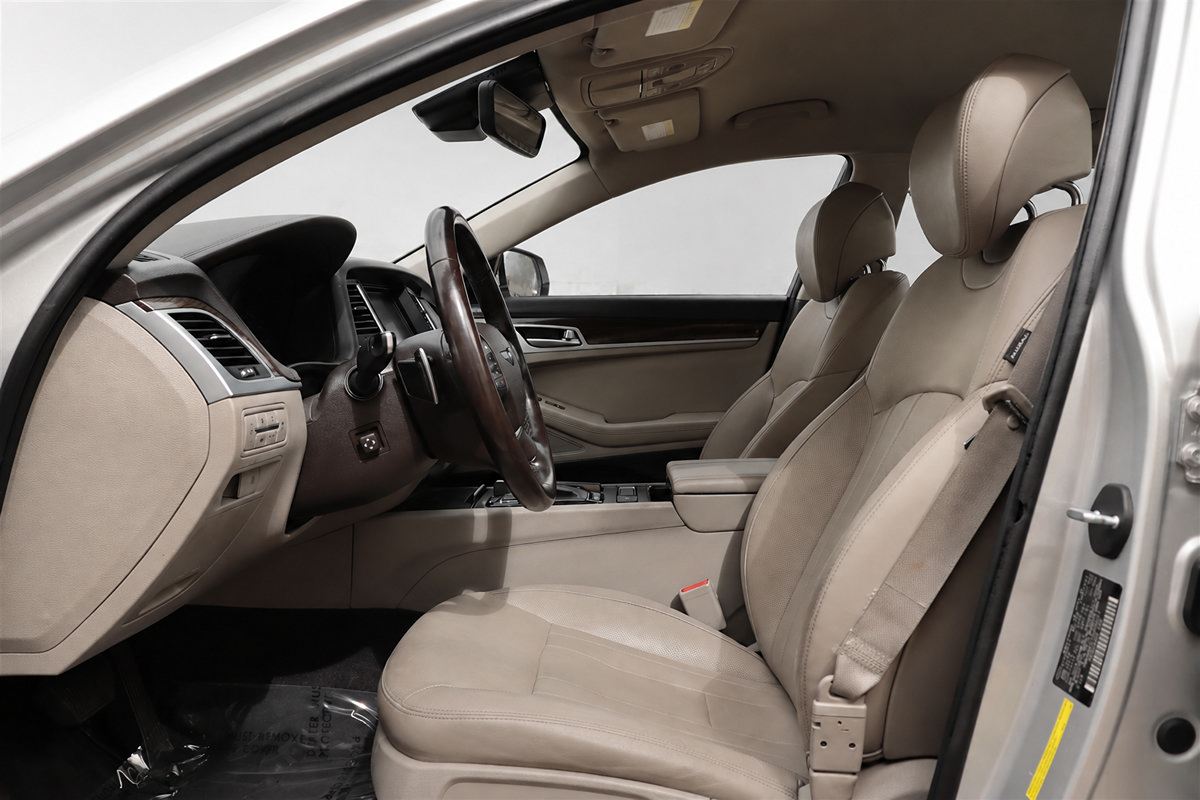 Used 2018 Genesis G80 3.8 RWD image 25