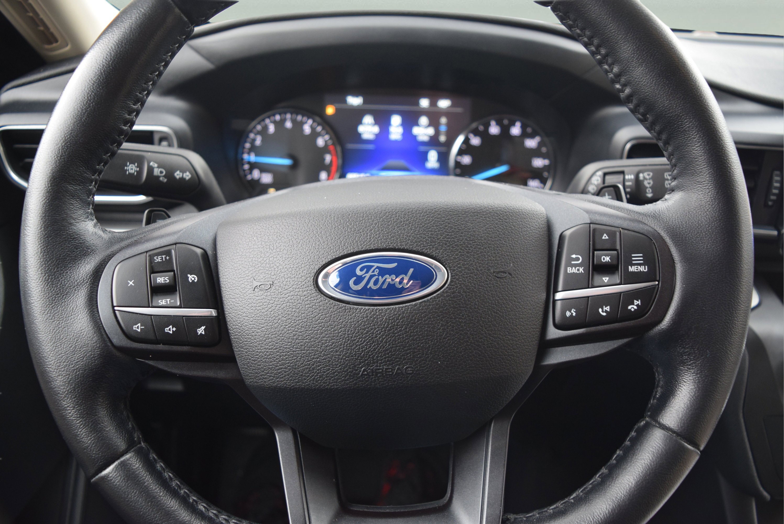 Used 2020 Ford Explorer XLT w/ Equipment Group 202A image 10