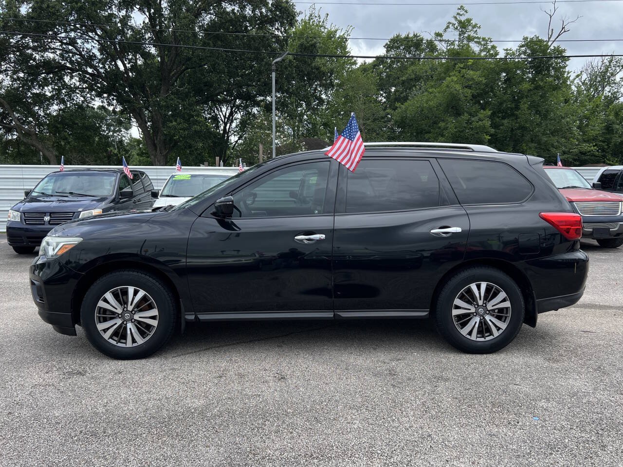 Used 2017 Nissan Pathfinder S FWD image 9