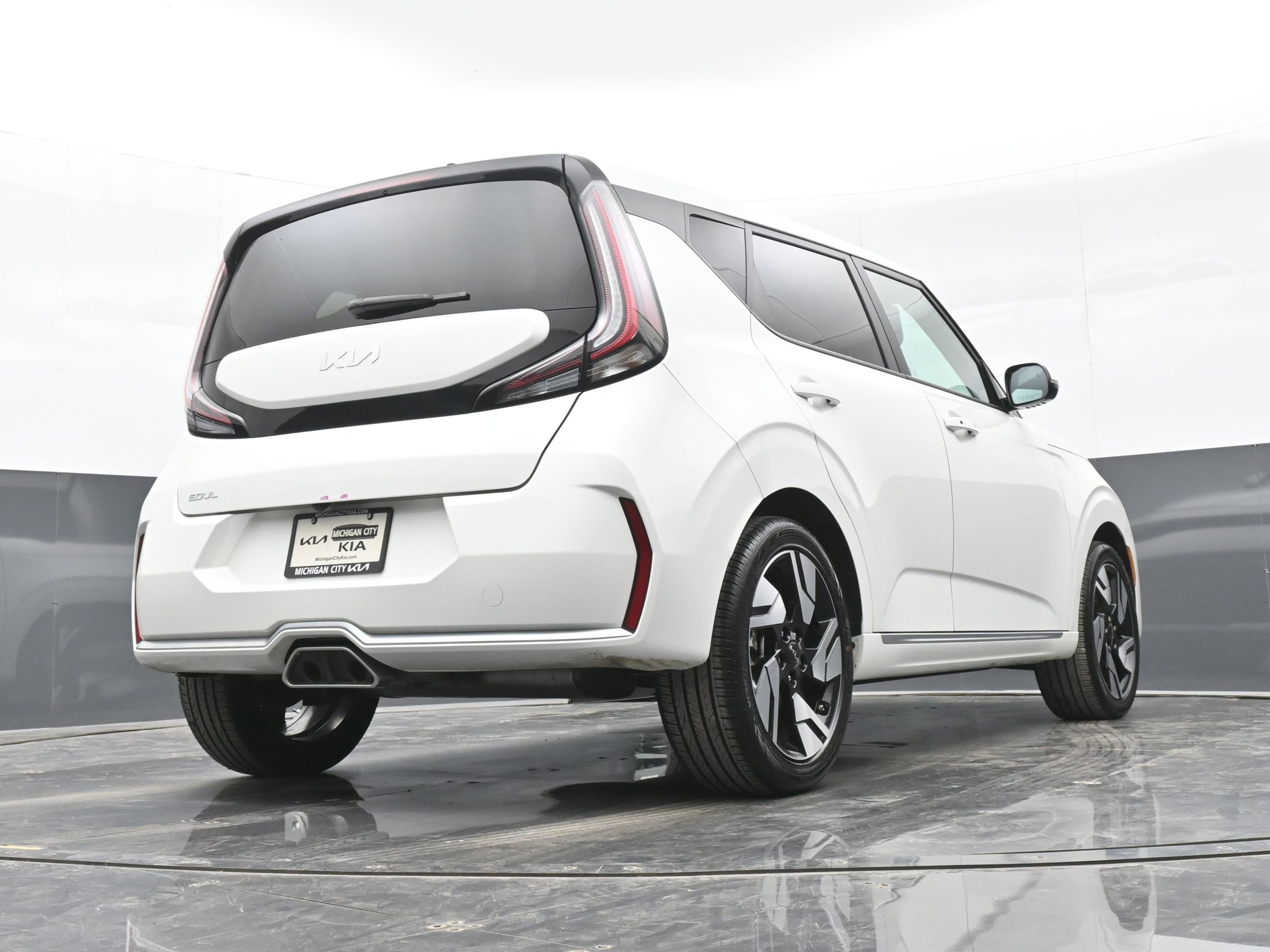 Used 2025 Kia Soul GT-Line w/ GT-Line Technology Package image 32