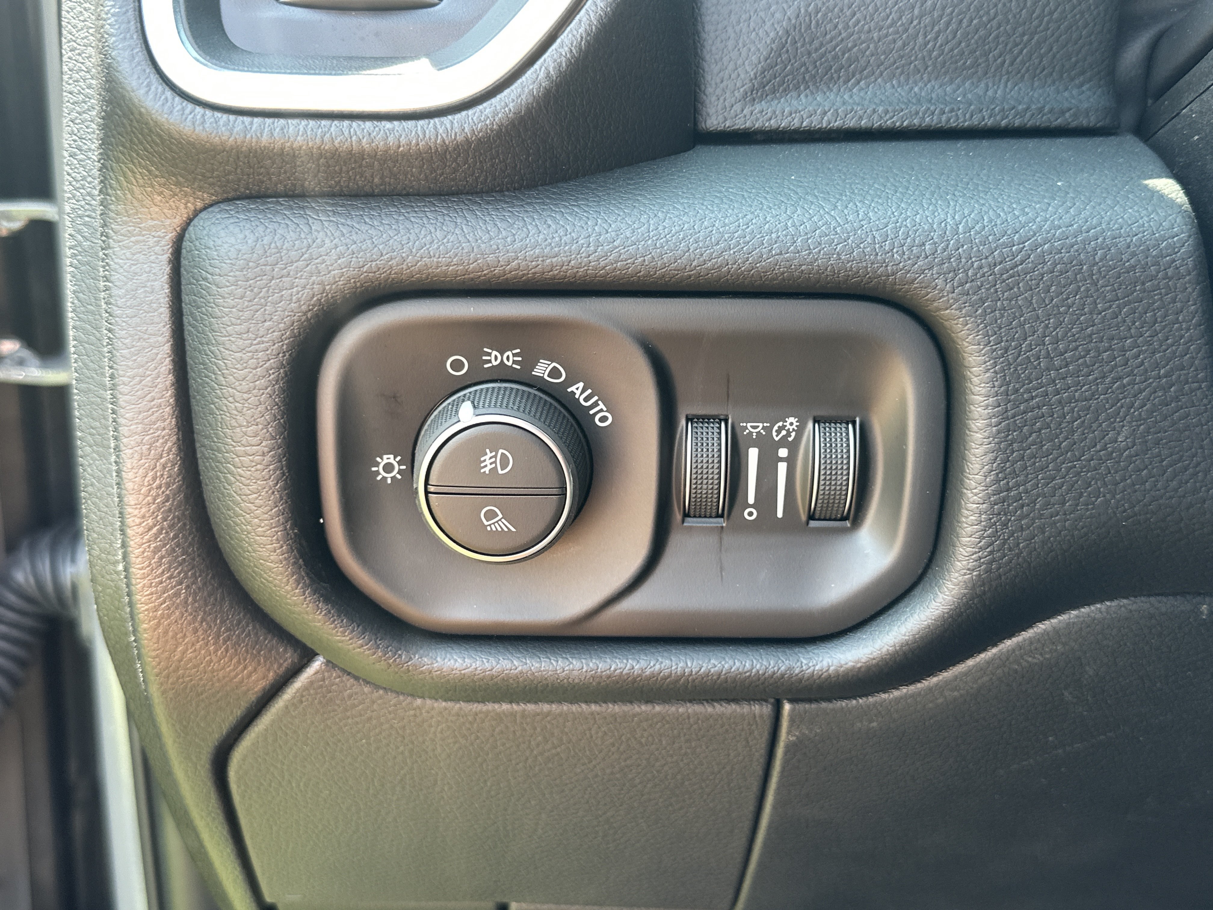 New 2026 RAM 5500 4x4 Crew Cab w/ Laramie Trim Package image 13