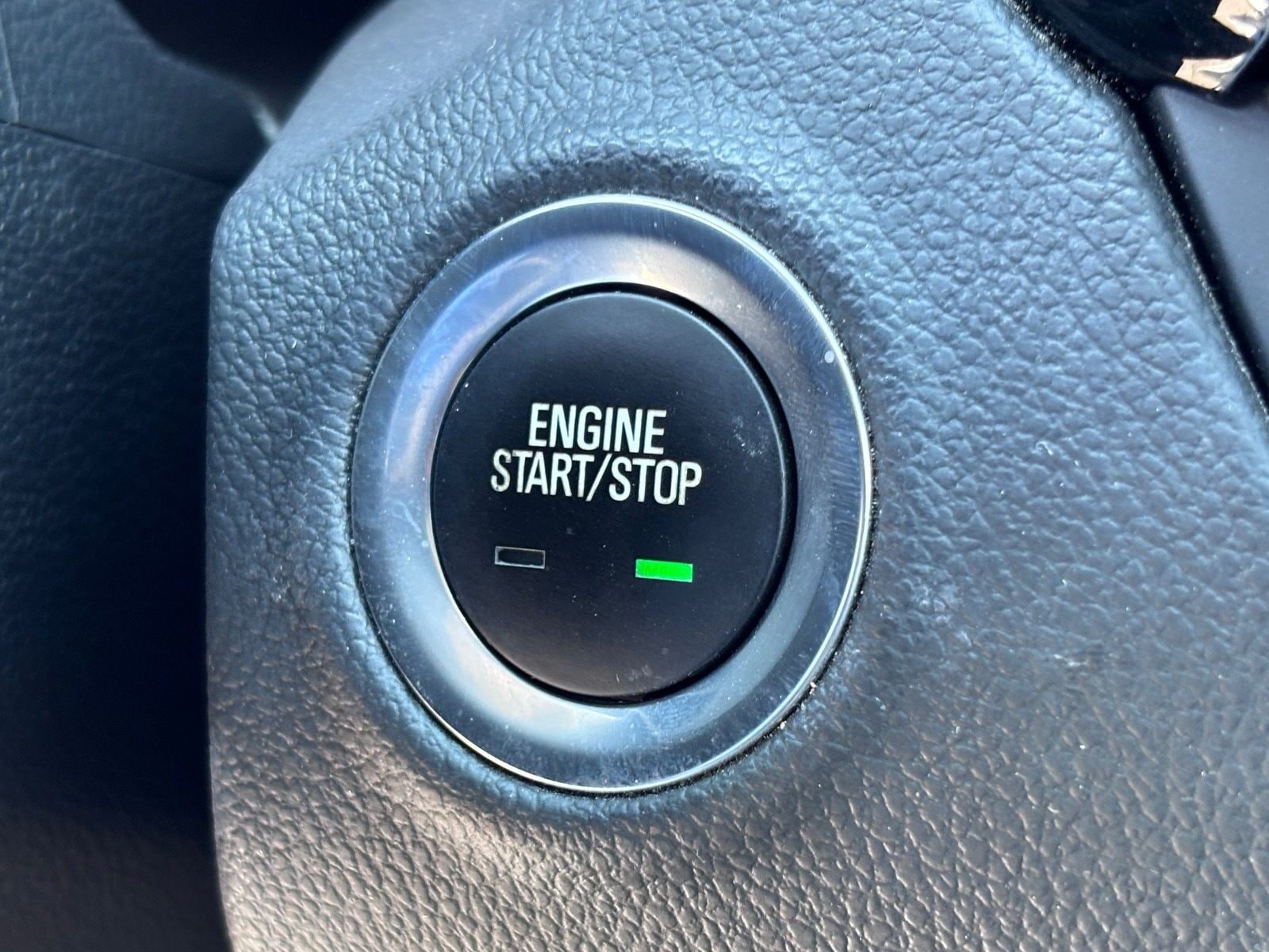 Used 2019 Buick Envision Essence FWD image 33