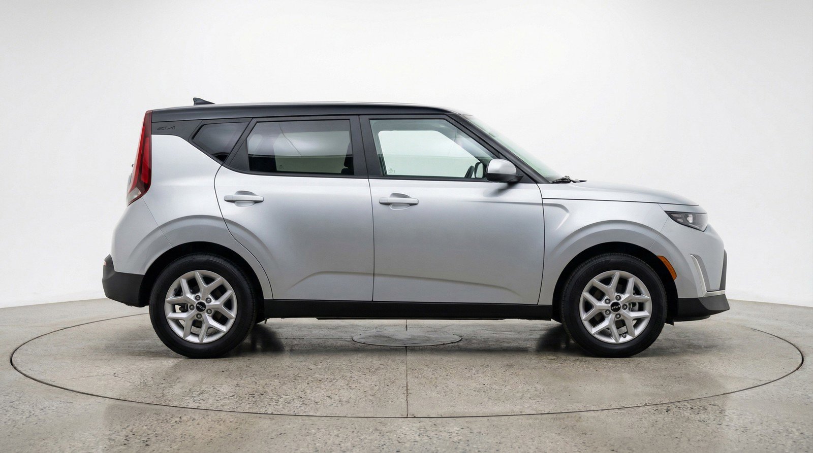 Used 2025 Kia Soul LX w/ LX Technology Package image 11