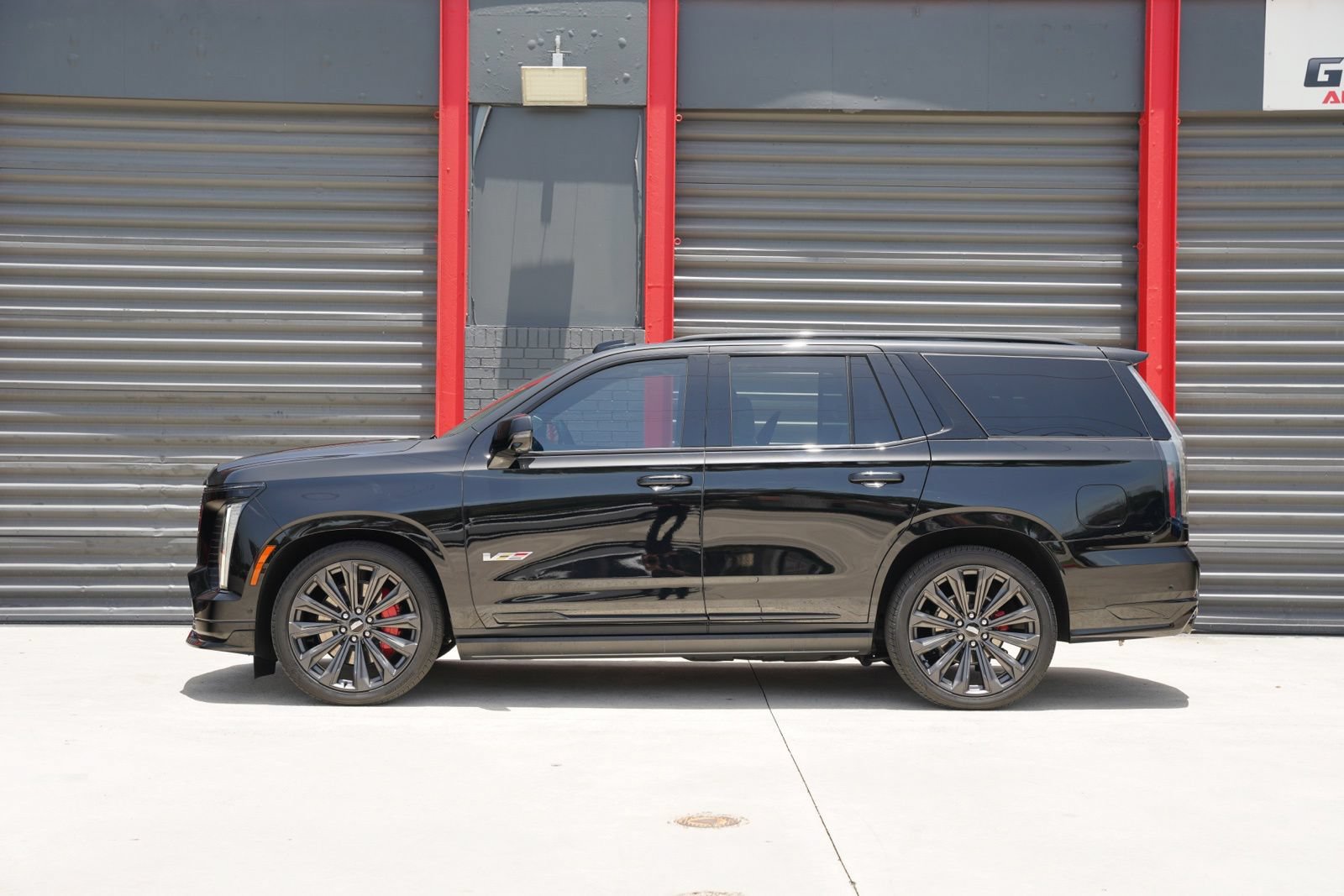 Used 2025 Cadillac Escalade V AWD/4WD image 8