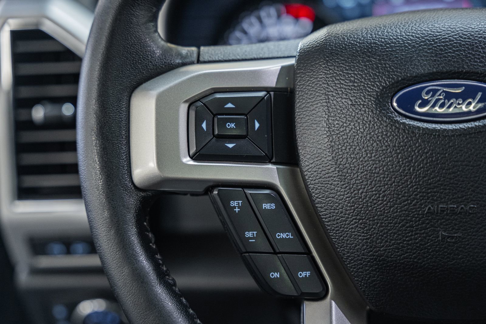 Used 2020 Ford F150 Lariat w/ Equipment Group 502A Luxury AWD/4WD image 41