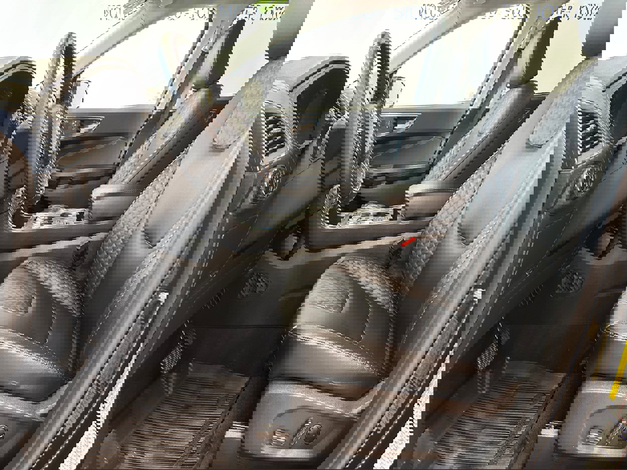 Used 2024 Ford Edge Titanium image 10