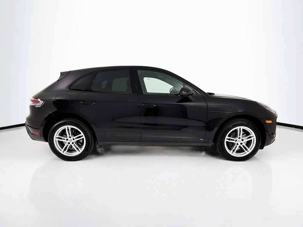 Certified 2022 Porsche Macan AWD/4WD image 8