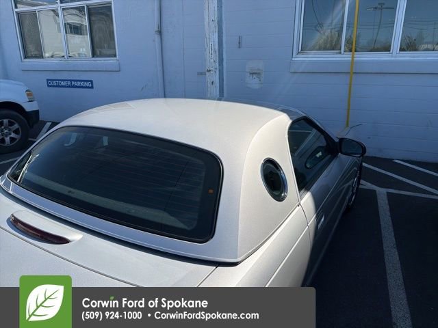 Used 2005 Ford Thunderbird image 21