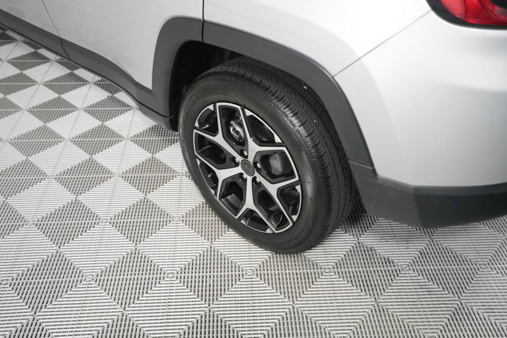 Used 2025 Jeep Compass Limited w/ Sun & Sound Group image 8