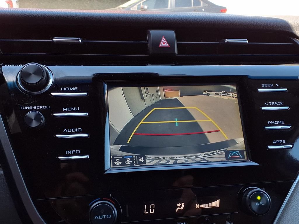 Certified 2018 Toyota Camry SE w/ Convenience Package FWD image 10