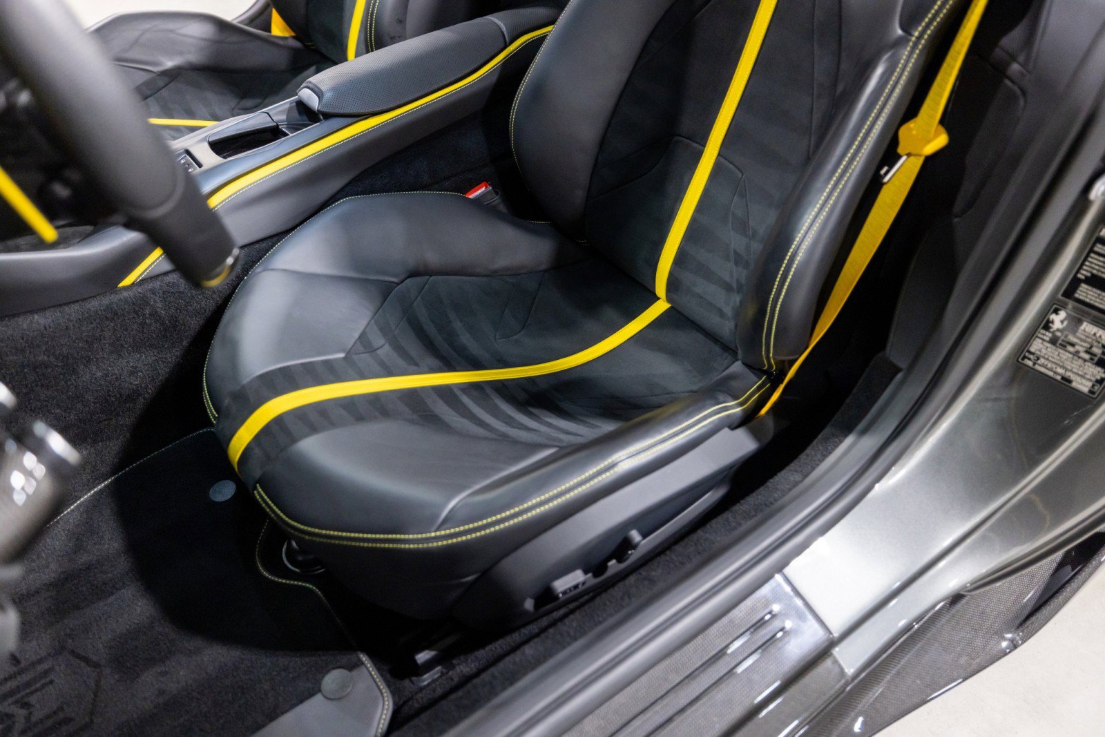 Used 2023 Ferrari 812 GTS image 49