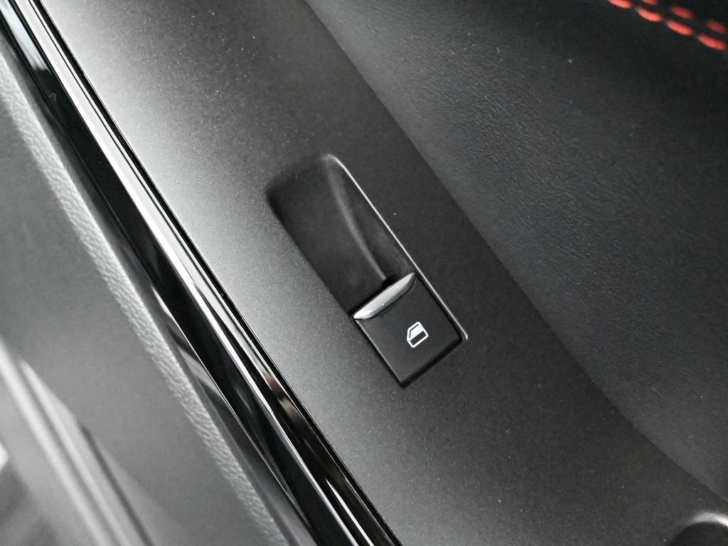 Used 2022 Ford Explorer ST-Line w/ Class IV Trailer Tow Package image 51