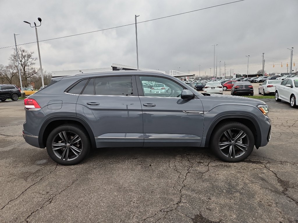 Used 2021 Volkswagen Atlas Cross Sport SE w/ Panoramic Sunroof Package image 5